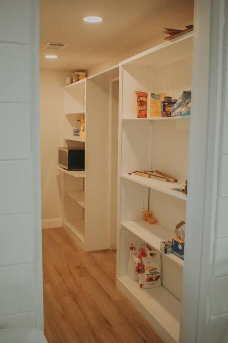 Casa Charleston-3Br-2Bath-Hot Tub-Pet Friendly-No Pet Fees! Villa Албукерке Екстериор снимка