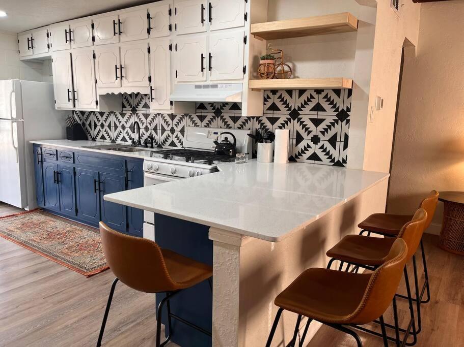 Casa Charleston-3Br-2Bath-Hot Tub-Pet Friendly-No Pet Fees! Villa Албукерке Екстериор снимка
