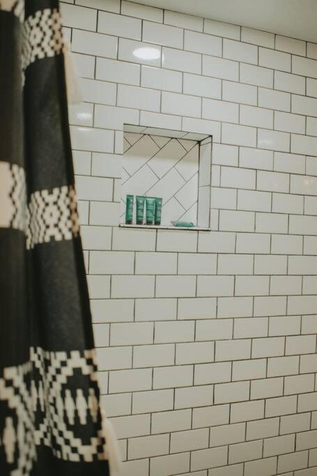 Casa Charleston-3Br-2Bath-Hot Tub-Pet Friendly-No Pet Fees! Villa Албукерке Екстериор снимка