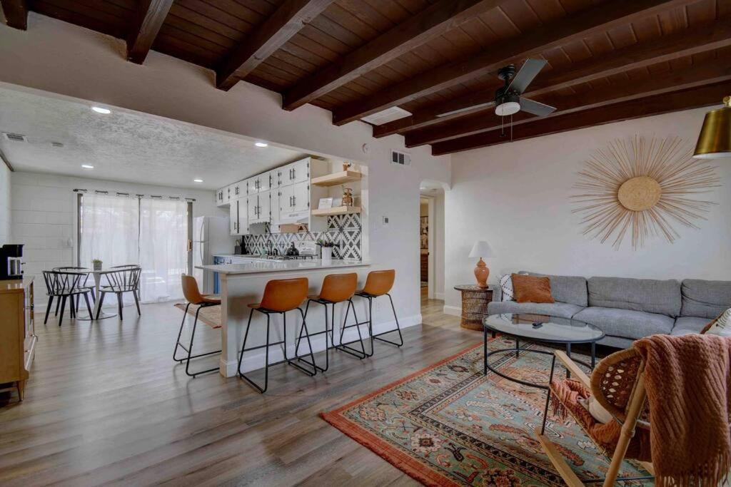 Casa Charleston-3Br-2Bath-Hot Tub-Pet Friendly-No Pet Fees! Villa Албукерке Екстериор снимка