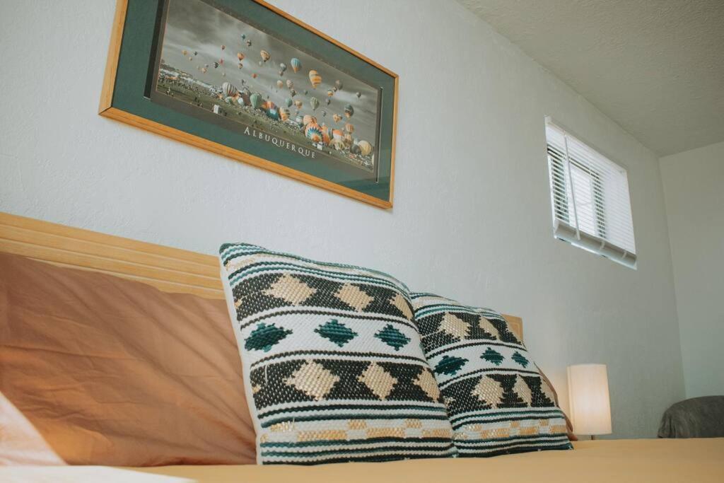 Casa Charleston-3Br-2Bath-Hot Tub-Pet Friendly-No Pet Fees! Villa Албукерке Екстериор снимка