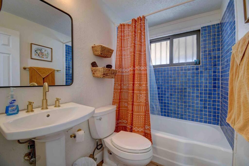 Casa Charleston-3Br-2Bath-Hot Tub-Pet Friendly-No Pet Fees! Villa Албукерке Екстериор снимка