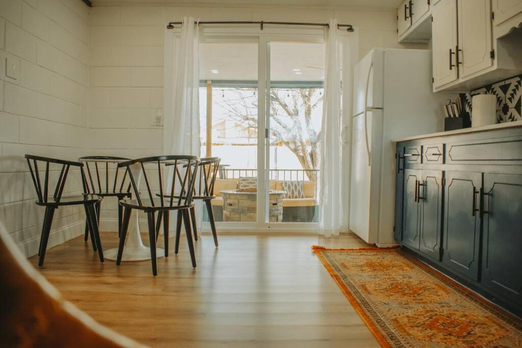Casa Charleston-3Br-2Bath-Hot Tub-Pet Friendly-No Pet Fees! Villa Албукерке Екстериор снимка