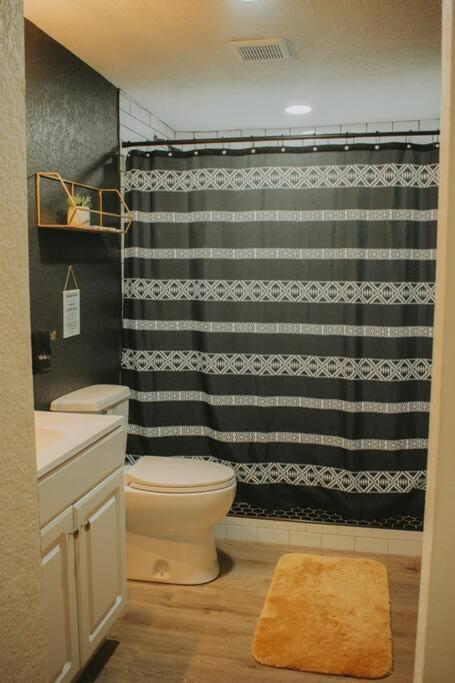 Casa Charleston-3Br-2Bath-Hot Tub-Pet Friendly-No Pet Fees! Villa Албукерке Екстериор снимка