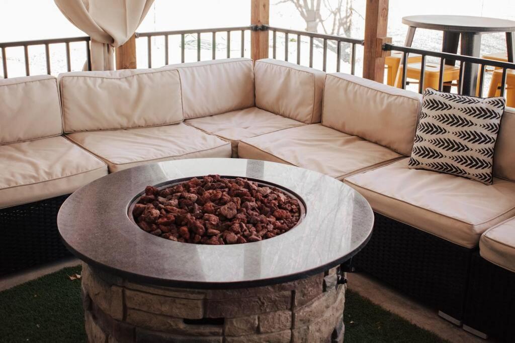 Casa Charleston-3Br-2Bath-Hot Tub-Pet Friendly-No Pet Fees! Villa Албукерке Екстериор снимка