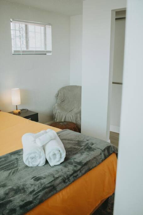 Casa Charleston-3Br-2Bath-Hot Tub-Pet Friendly-No Pet Fees! Villa Албукерке Екстериор снимка