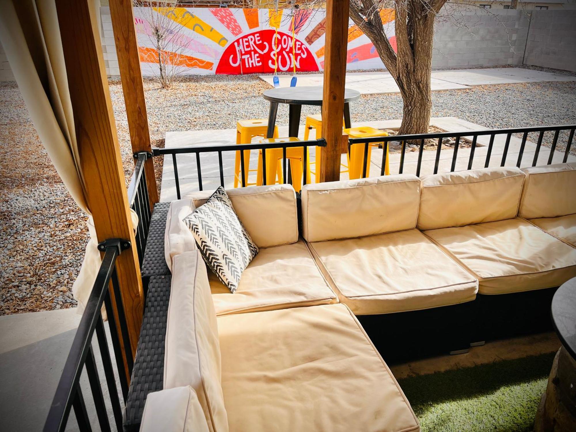 Casa Charleston-3Br-2Bath-Hot Tub-Pet Friendly-No Pet Fees! Villa Албукерке Екстериор снимка